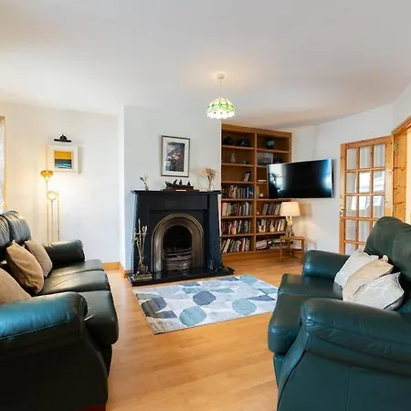 - Old Town * ディングル