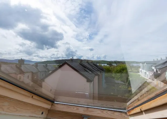 - Old Town * 丁格尔