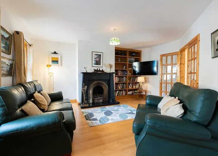 - Old Town * 丁格尔